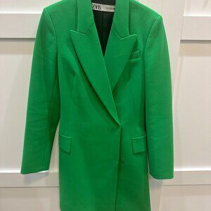 Zara mid-length long sleeve blazer with three buttons and faux pockets